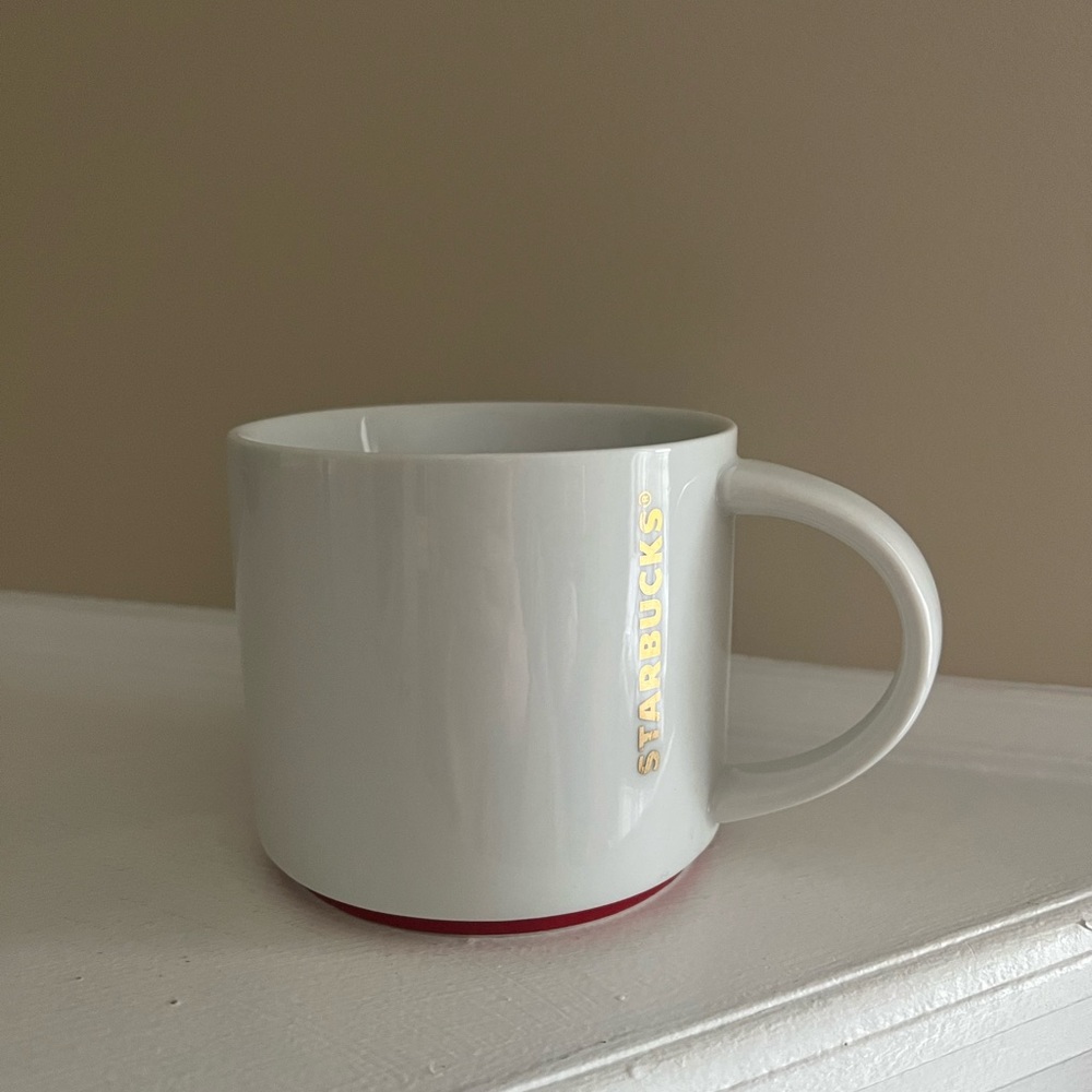 Starbucks 2012 White Gold Lettering Coffee Mug Tea Cup Red Lined Bottom 16 Fl Oz